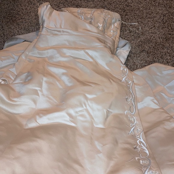 Worn once. Good condition. - Picture 9 of 13